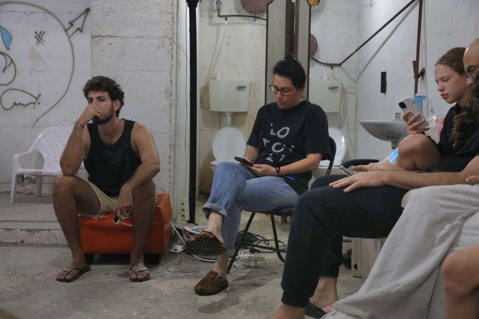 תושבים במקלט בתל אביב, 8 ביוני , גדעון מרקוביץ