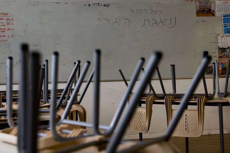 "הפתרון למחסור במורים הוא לא למלא את השורות"