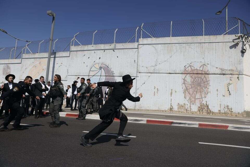 הפגנות החרדים מול בית המעצר אבו כביר , יהושע יוסף
