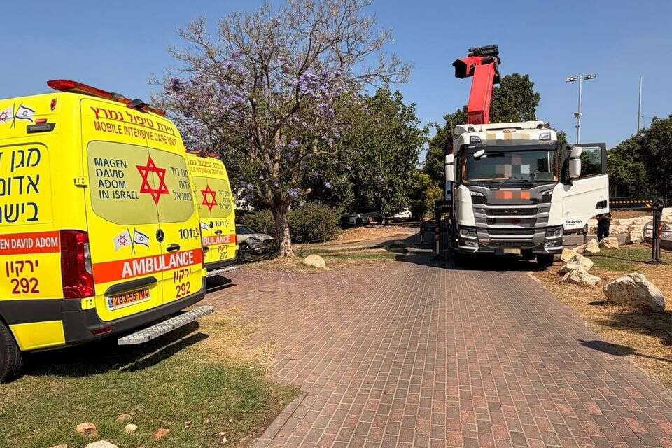 פועל נהרג מפגיעת חפץ כבד במהלך עבודתו בשומרון , תיעוד מבצעי מד"א