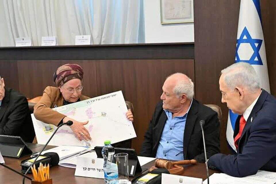 שרת ההתיישבות סטרוק מציגה לראש הממשלה את תוכניות השכונות החדשות , קובי גדעון / לע"מ