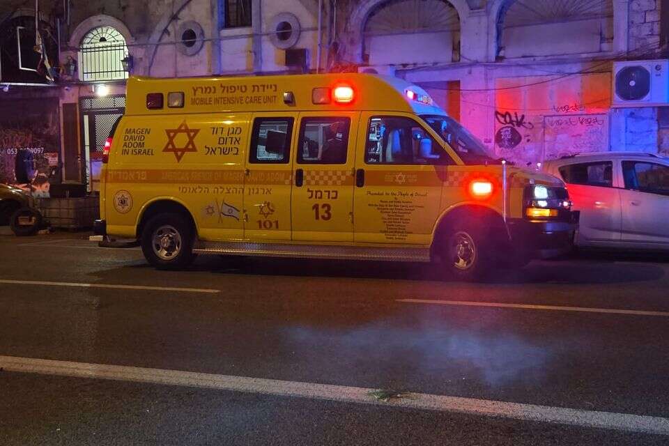 זירת התאונה בחיפה הלילה , מד"א