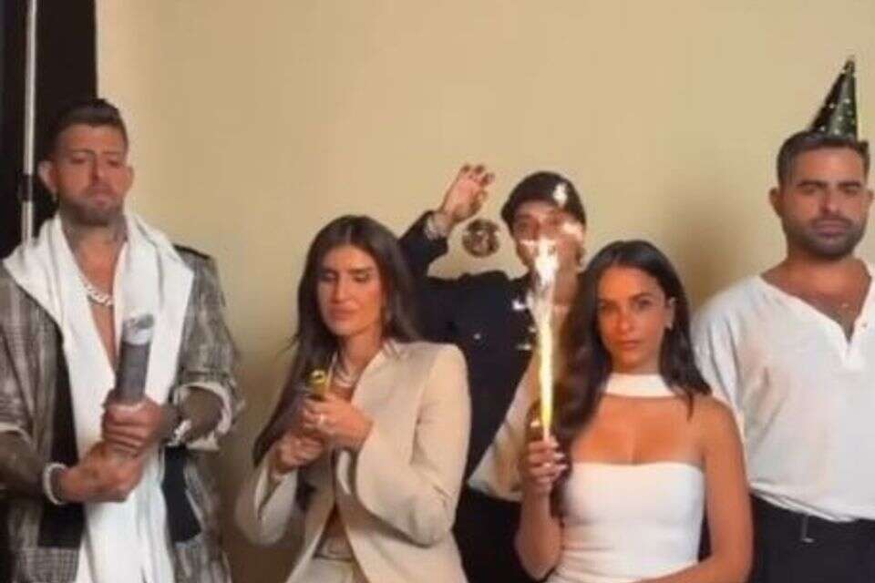 מתוך צילומי קידום העונה החדשה של "מחוברים" , יחצ