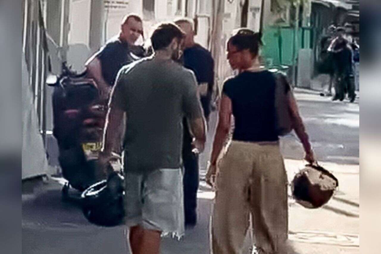 Paparazzi: Tal Tito and Tamir Golan cling (video)