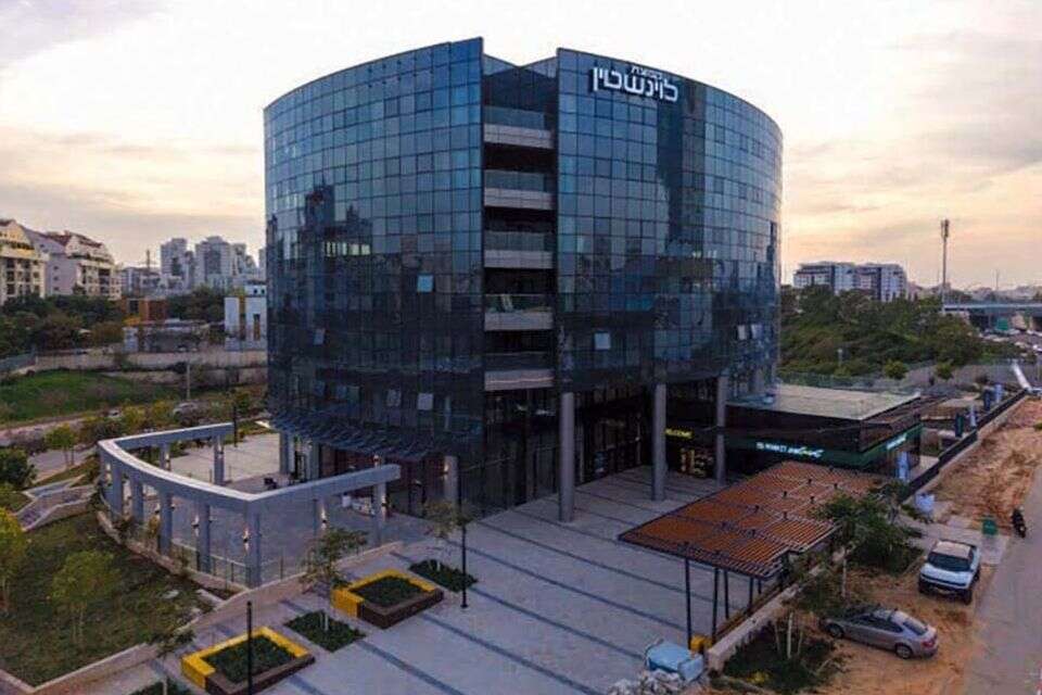 קומפלקס LEVINTECH בכפר סבא , סקייפרו