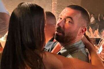 אחרי העצירה: עומר אדם הגיע להופעה של זמר אחר