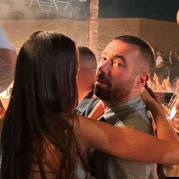 אחרי העצירה: עומר אדם הגיע להופעה של זמר אחר