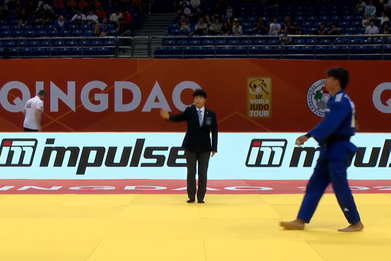 Lack of sportsmanship: The judoka from the Emirates refused to shake the Israeli's hand