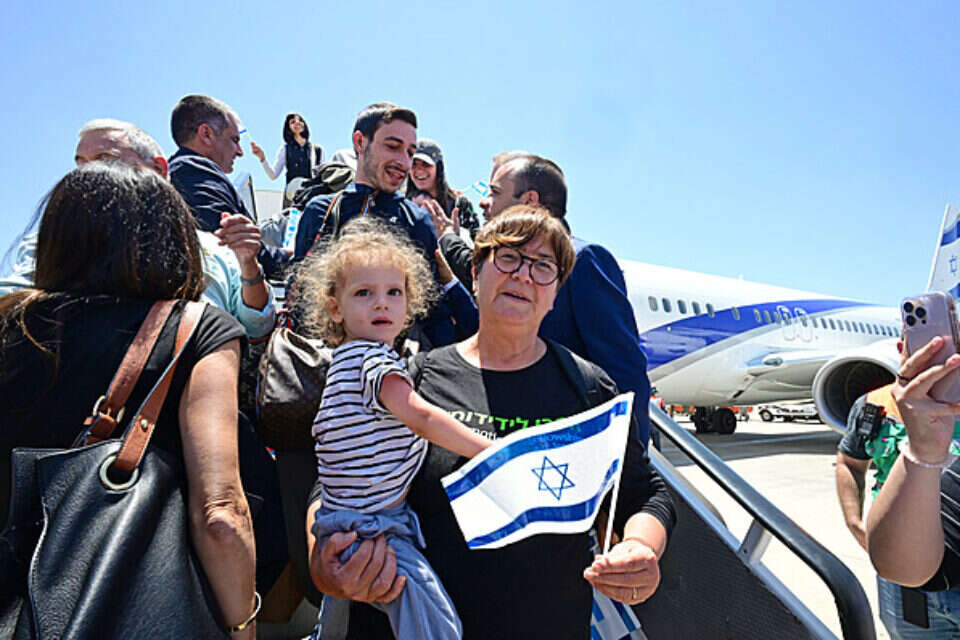 עולים חדשים מגיעים לישראל , יוסי זליגר