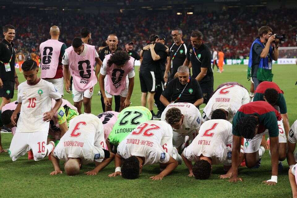 השחקנים המרוקנים חוגגים את ההעפלה , Getty Images