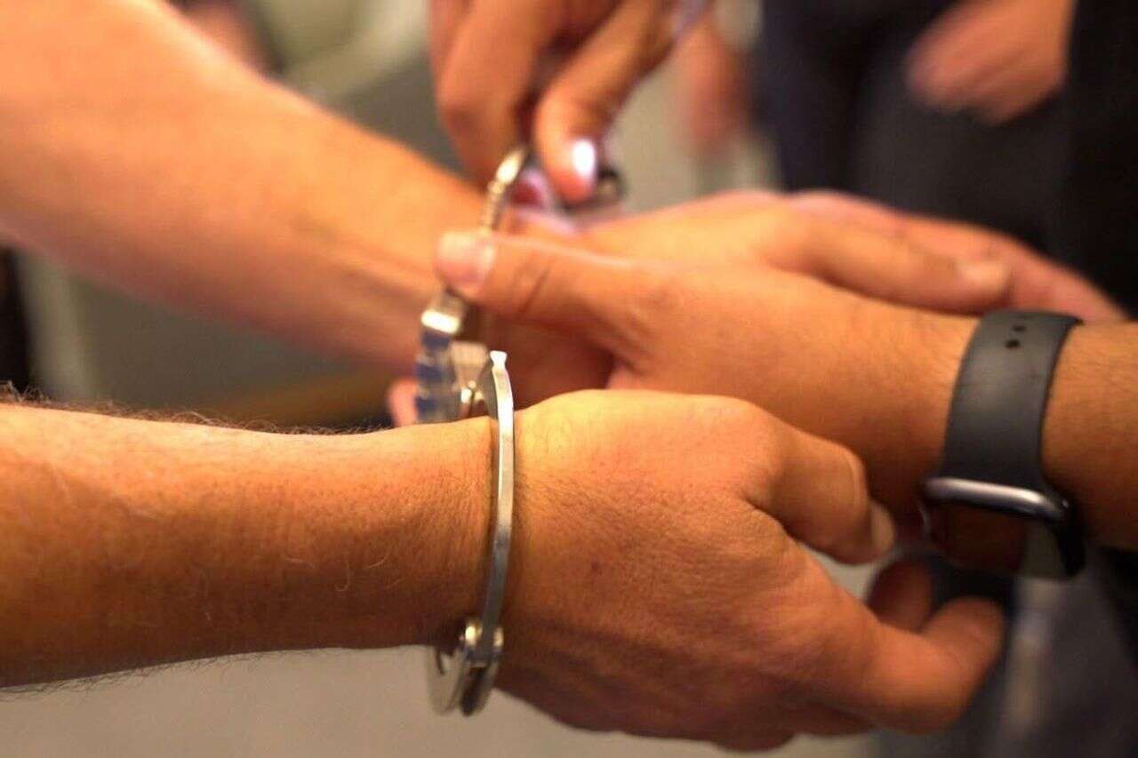 אקדח לראש ואיום ברצח: שני מעשי שוד ביום אחד בפארק ביפו | היום