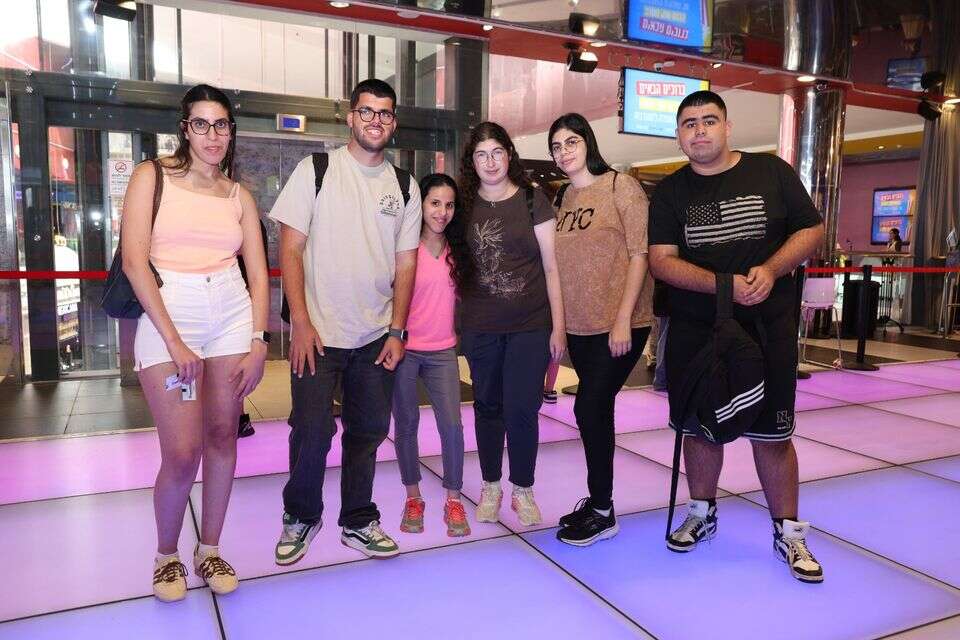 הצעירים שמתעקשים לשרת ולהתנדב , גולן אלמקייס