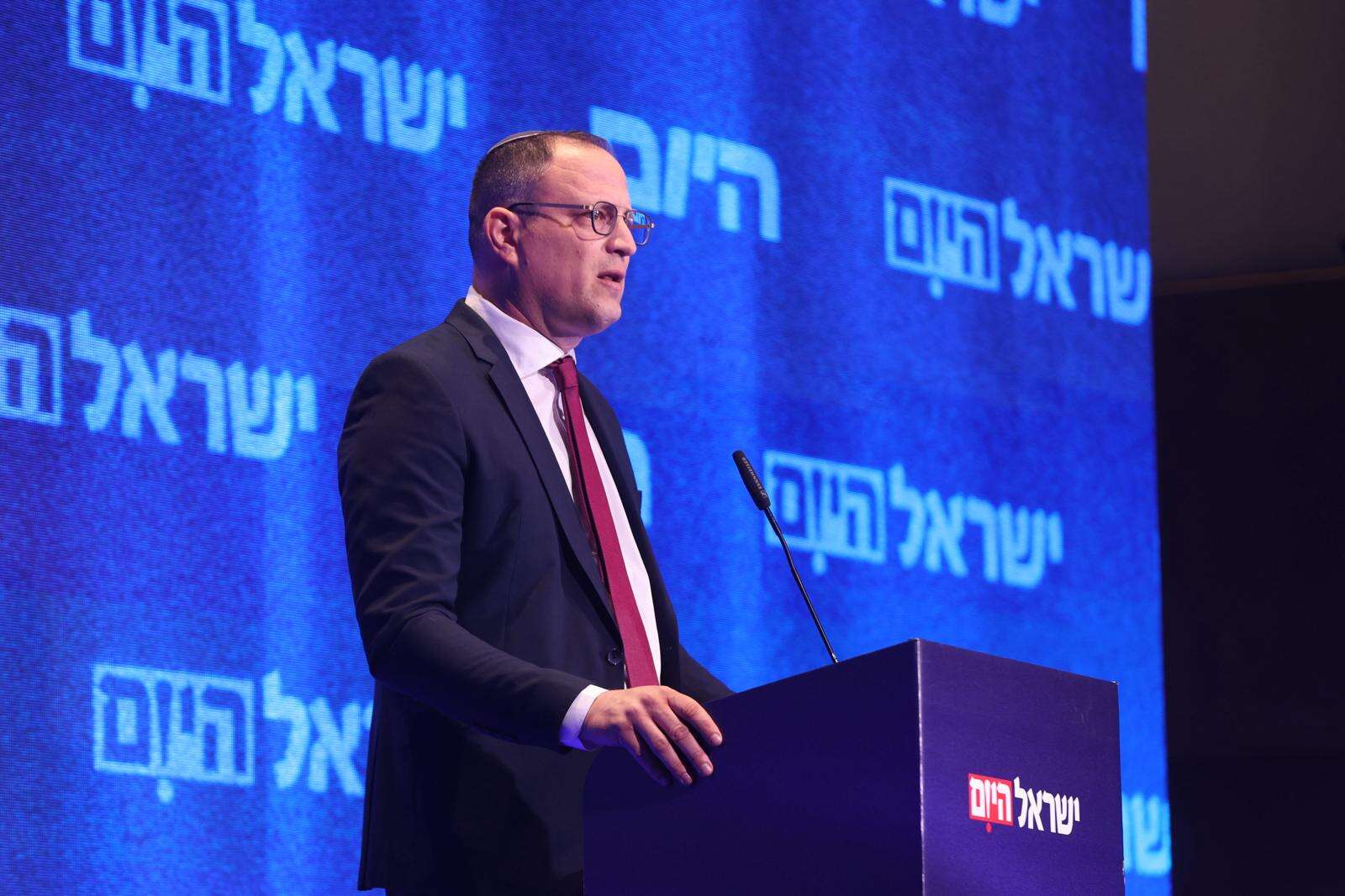 עורך "ישראל היום" עמר לחמנוביץ צילום: לירון מולדובן