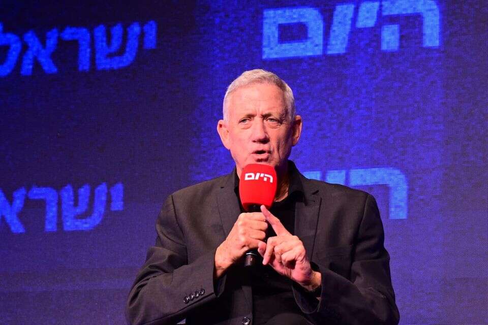 בני גנץ , יוסי זליגר
