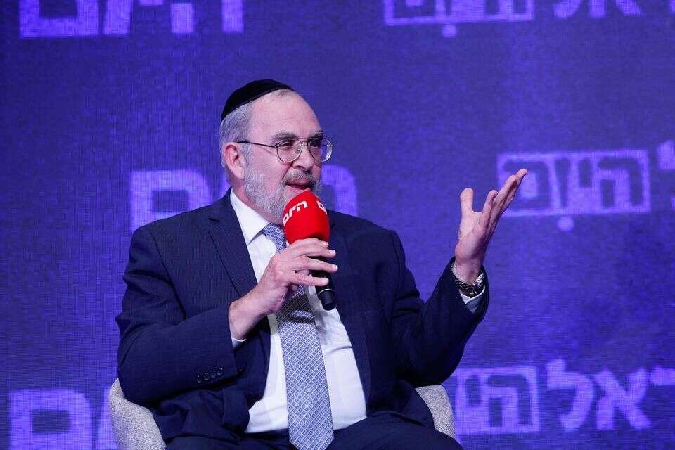 ח"כ יעקב אשר בוועידה השנתית של ישראל היום , אורן בן חקון