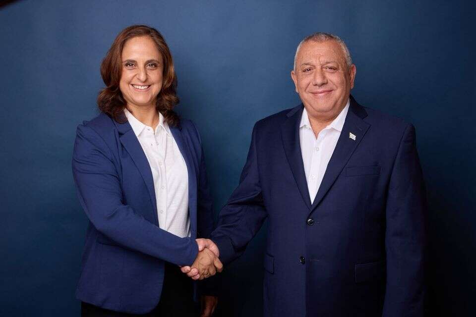 גדי איזנקוט ודבורה שריפיאן בכר , דוברות ישר!