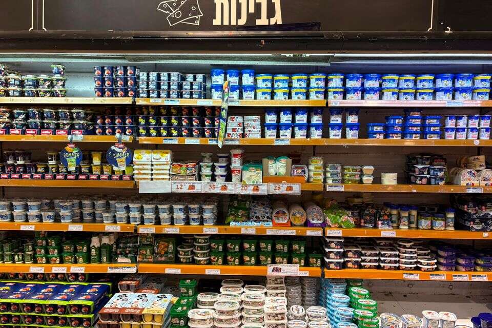 מקרר גבינות בסופר , היאלי הנדלסמן