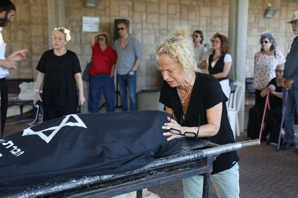 נעה, בתה של שושיק, נפרדת בעצב , גדעון מרקוביץ'