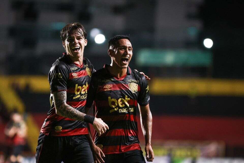 כריסטיאן בארלטה (משמאל) , Sport Recife