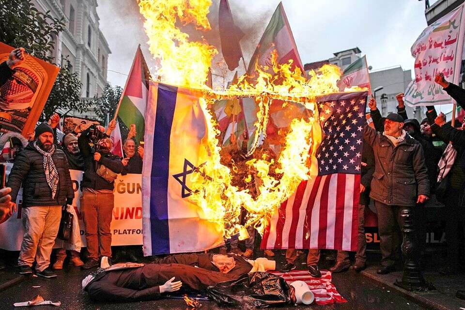 עוינות גדולה. הפגנה בטורקיה נגד ישראל וארה"ב , אי.פי