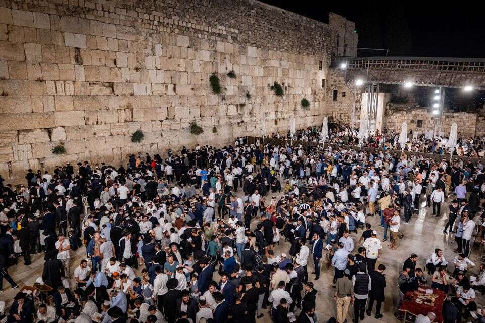 ערב תשעה באב בכותל המערבי, בשנה שעברה , יונתן זינדל/פלאש90