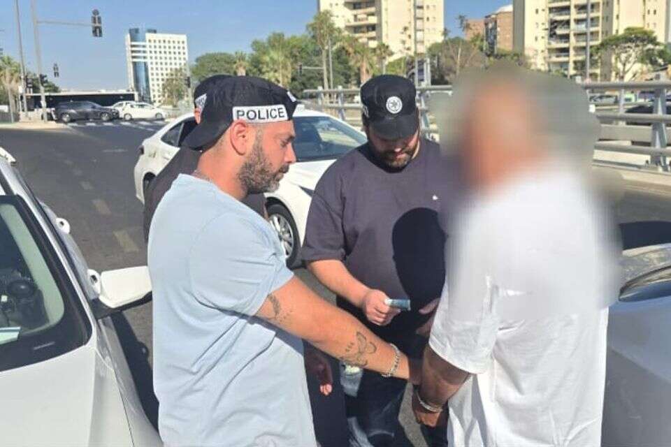 תיעוד מעצר נהג המונית , דוברות המשטרה