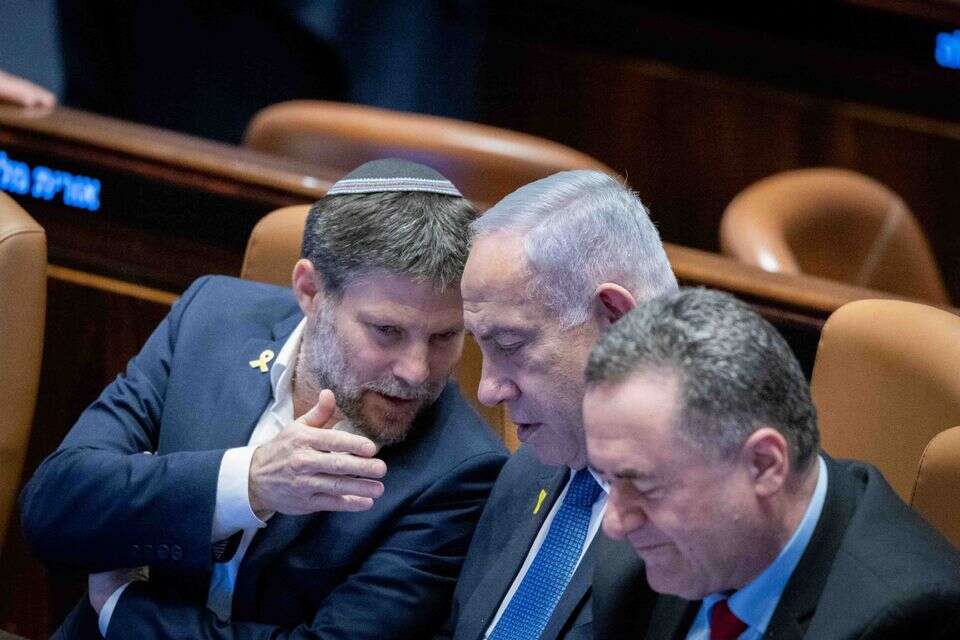 ראש הממשלה נתניהו, שר הביטחון כץ ושר האוצר סמוטריץ' במליאת הכנסת , אורן בן חקון