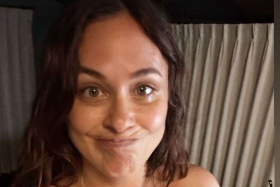 קרן פלס. אכלה קציצות מקולקלות ,