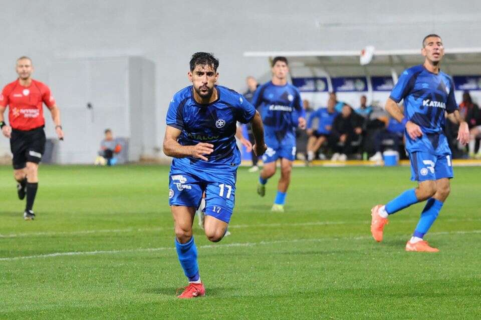 אביב סלם במדי מכבי פתח תקווה. יעבור לירוקים? , אודי ציטיאט