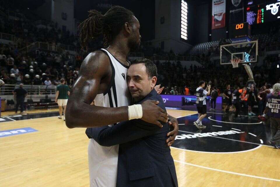 קליפורד אומורי בפאוק סלוניקי. מצא בית , Paok BC