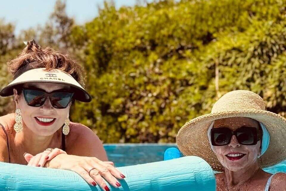 ג'ואן קולינס בסן טרופה , מתוך אינסטגרם