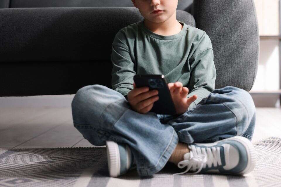 טלפון ילדים , istockphoto