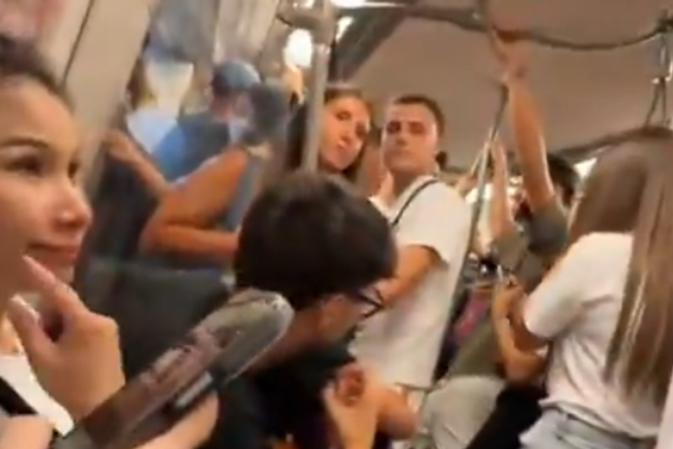 ויכוח בין תיירים לאזרחית תאילנדית בבנגקוק , צילום מסך