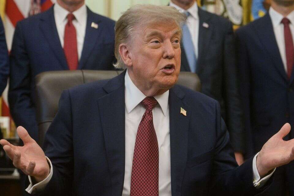 הנשיא טראמפ בחדר הסגלגל , AP Photo