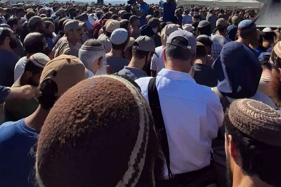 הלוויתו של בניהו מלט בשומרון , שימוש לפי סעיף 27 א'
