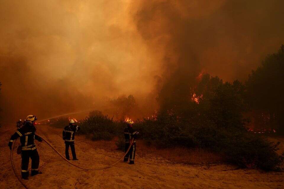 שריפה בקאפ פרה, צרפת , רויטרס