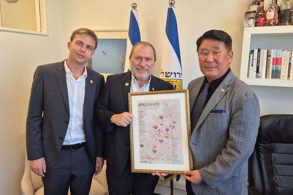 ראש העיר ירושלים עם שגריר דרום קוריאה בישראל , מרכז ירושלים