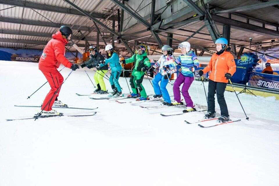 SnowWorld Landgraaf שבהולנד, הפועל 365 ימים בשנה, נחשב לאחד מאולמות הסקי הגדולים בעולם , מתוך האתר הרשמי