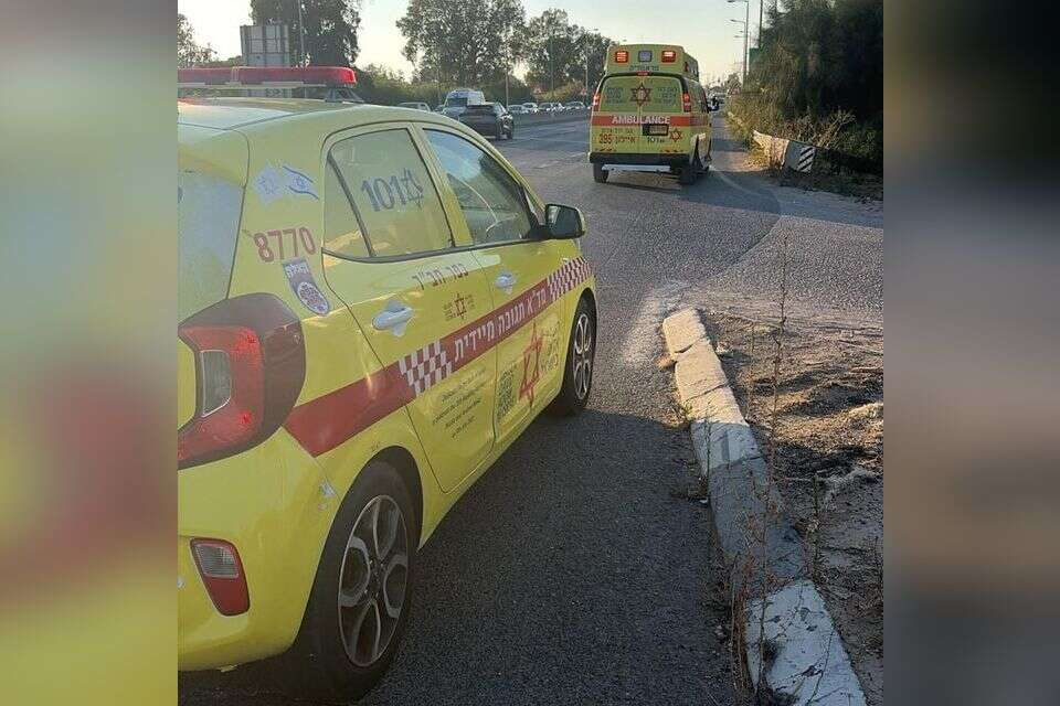זירת התאונה בניר צבי , מד"א