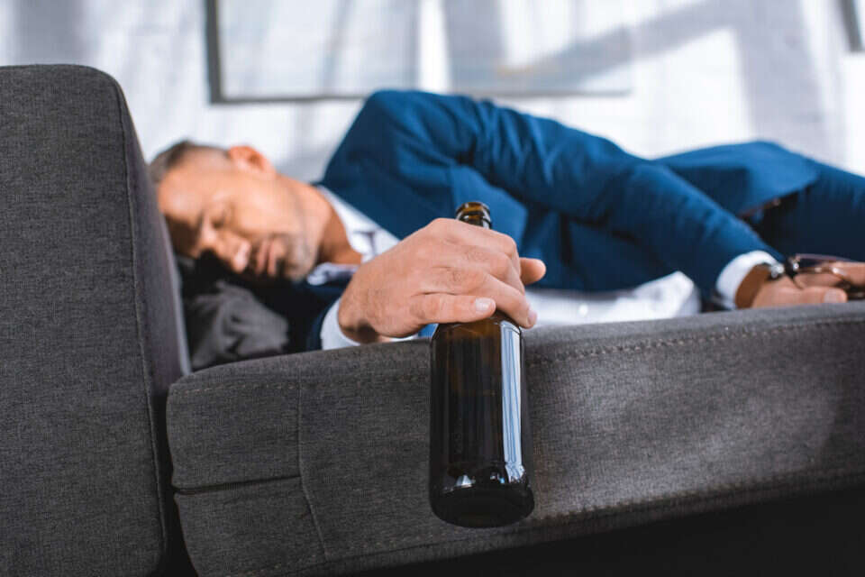 שינה אלכוהול , istockphoto