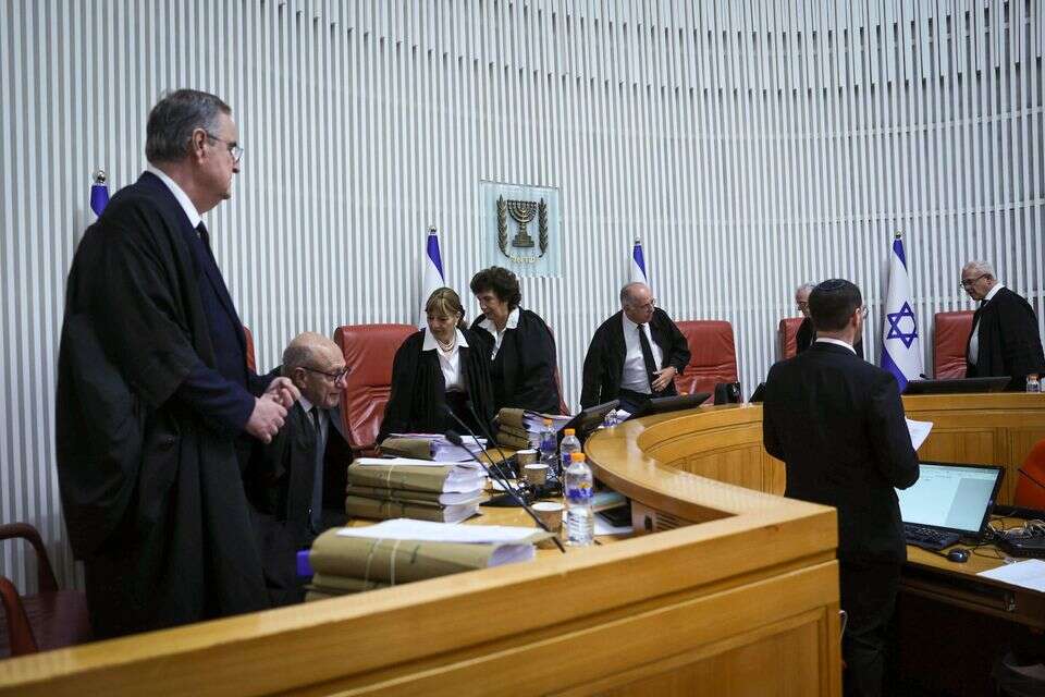 דיון בבג"ץ על ביטול חוק הקפאת מעצרי עריקים , אורן בן חקון