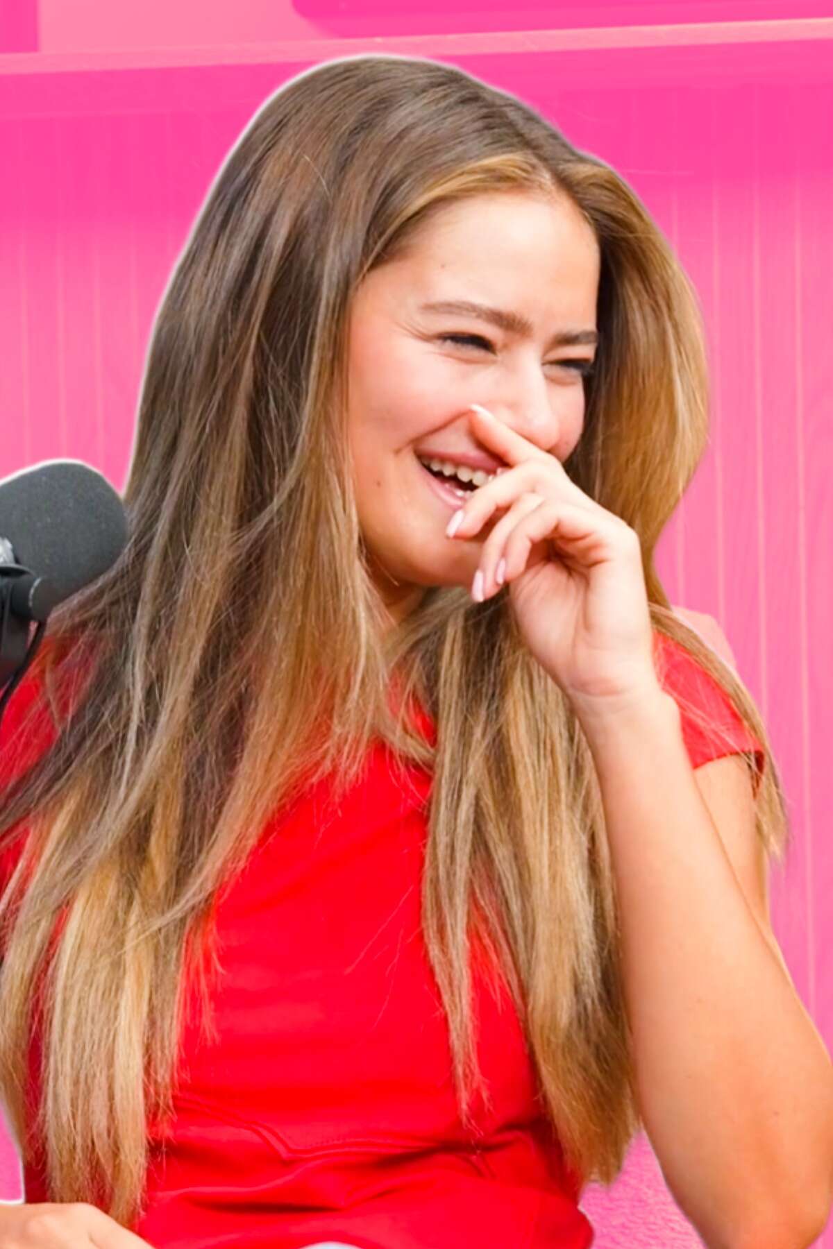 "מגיע לכל אישה במערכת זוגית להרגיש הכי נחשקת". אמילי קופר , 