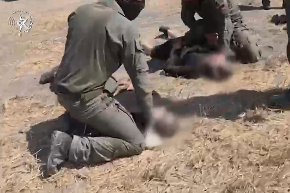 חוליה מרהט נתפסו לאחר שנמצא ברשותם כ-70 ק"ג סמים סמוך לגדר הגבול , דוברות המשטרה