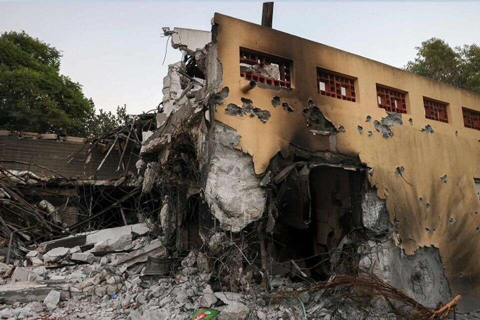 בארי, נזקי 7 באוקטובר. המידע לא פוענח בזמן אמת. רק בדיעבד יתגלו הפרטים, שאולי היו יכולים להעניק כמה דקות של חסד , אי. אף. פי