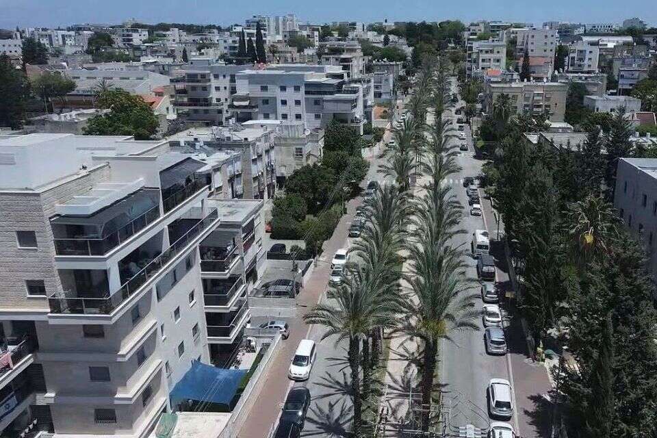 קריית אתא  , ללא