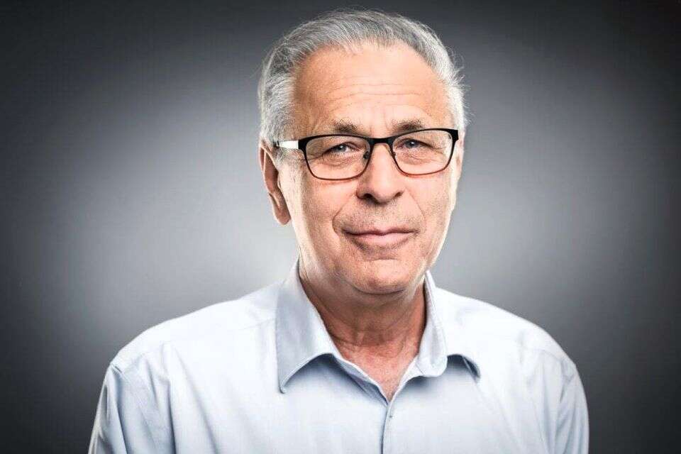 "אני נתקל בלא מעט ספרים טובים". ניר , דורון לצטר