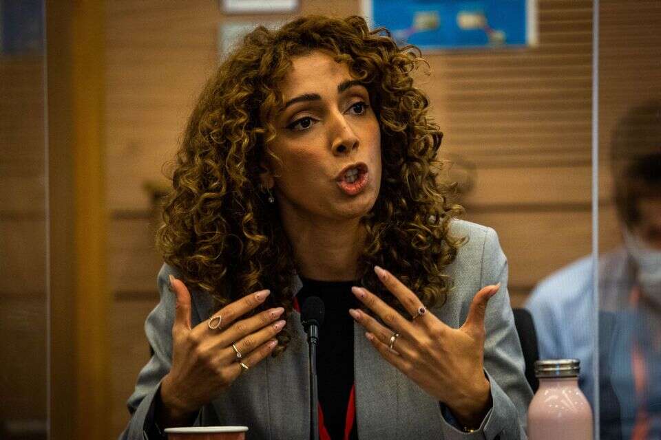 מעיין פרתי , אורן בן חקון