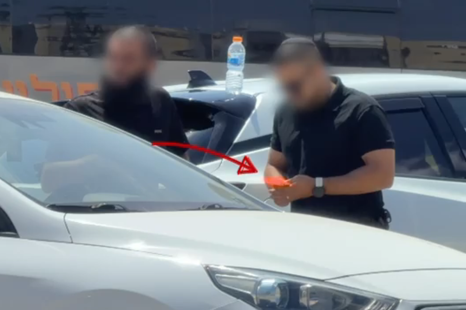 החשוד ממתעוד מעביר כספי שוחד לשוטר בקריית גת , שירות בתי הסוהר