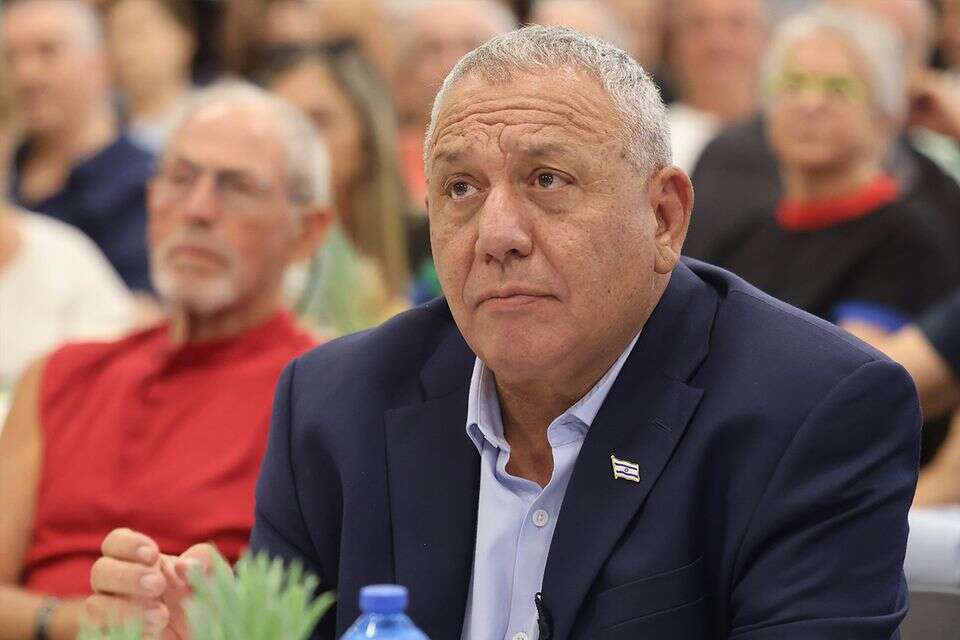 הברית הערבית המחודשת מסבכת אותו. גדי איזנקוט , קוקו