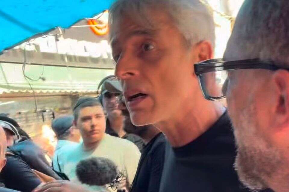 אלי אוחנה בבני ברק , צילום מסך מתוך האינסטגרם של אהרון גולדשטיין